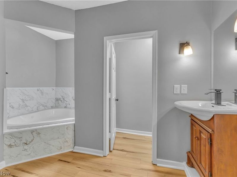 1038 W Hopocan Avenue, Barberton, OH 44203 Photo 15