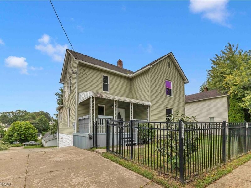 1038 W Hopocan Avenue, Barberton, OH 44203 Photo 2
