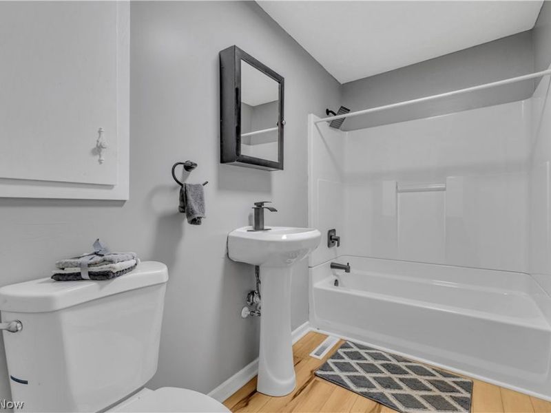 1038 W Hopocan Avenue, Barberton, OH 44203 Photo 23
