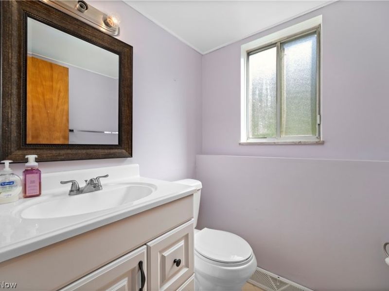 7653 Trenton Trail, Middleburg Heights, OH 44130 Photo 24