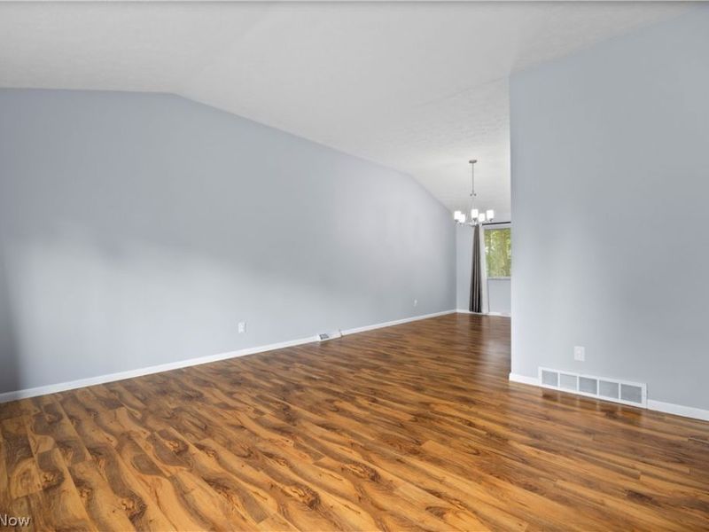 7653 Trenton Trail, Middleburg Heights, OH 44130 Photo 5