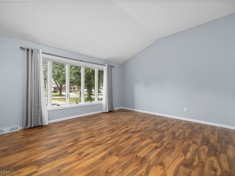 7653 Trenton Trail, Middleburg Heights, OH 44130 Photo 8
