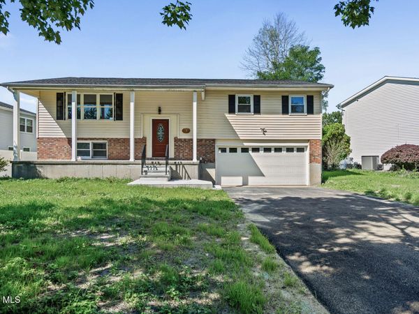3 Petalas Drive, East Greenbush, NY 12061
