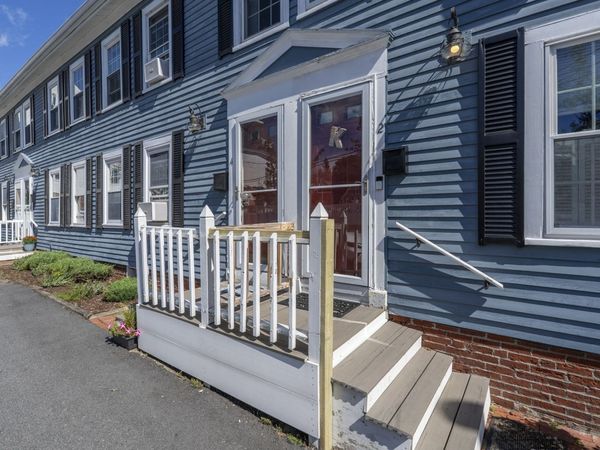 4 Rowells Ct, Unit C, Amesbury, MA 01913