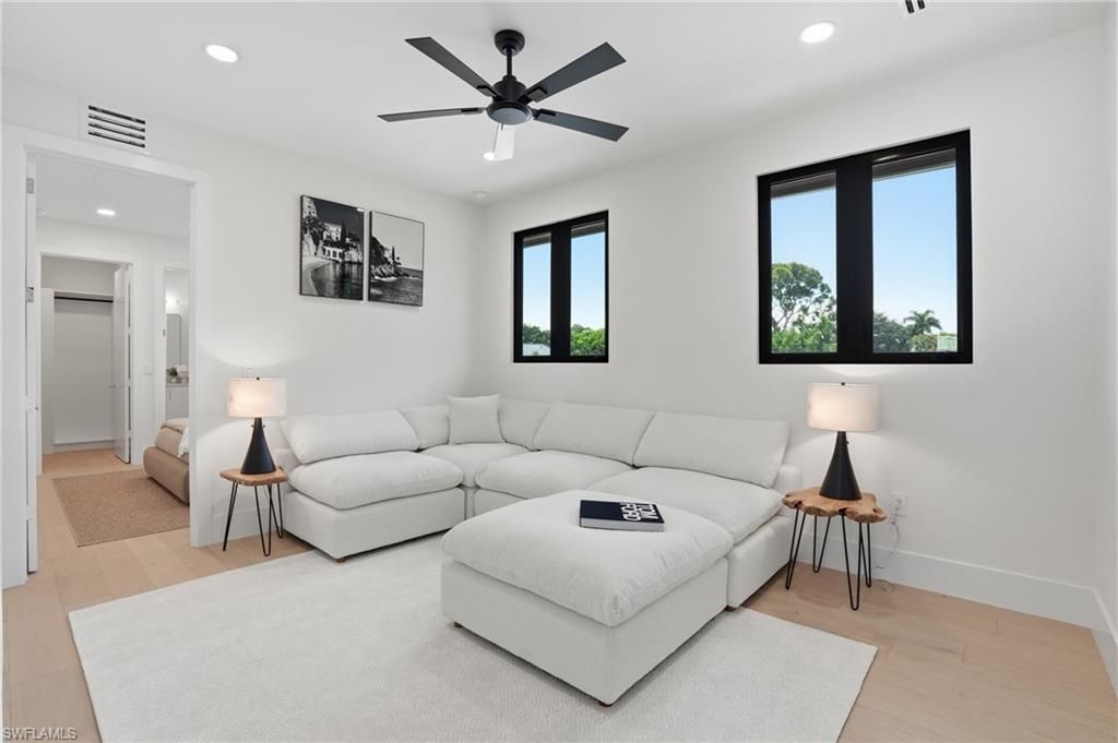 1150 8th Ter N, Naples, FL 34102 Photo