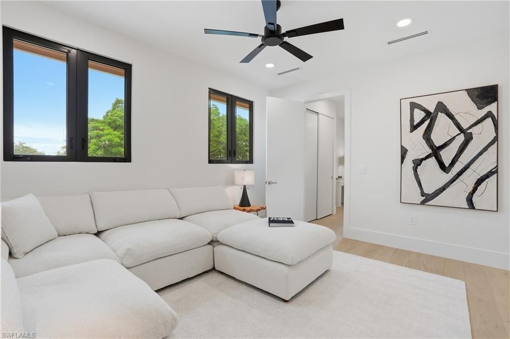 1150 8th Ter N, Naples, FL 34102 Photo
