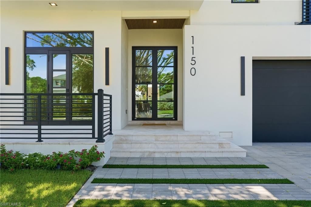 1150 8th Ter N, Naples, FL 34102 Photo
