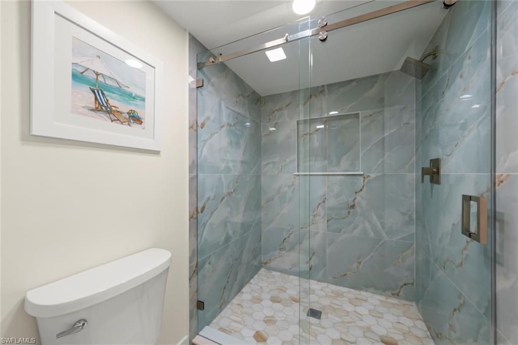 592 Beachwalk Cir, Unit 105, Naples, FL 34108 Photo