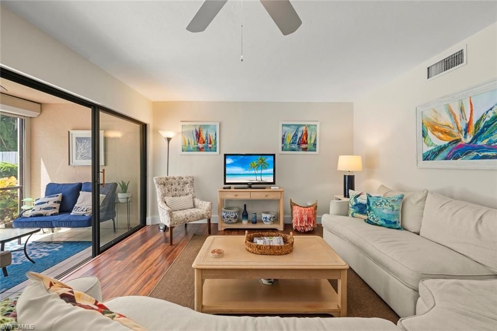 592 Beachwalk Cir, Unit 105, Naples, FL 34108 Photo