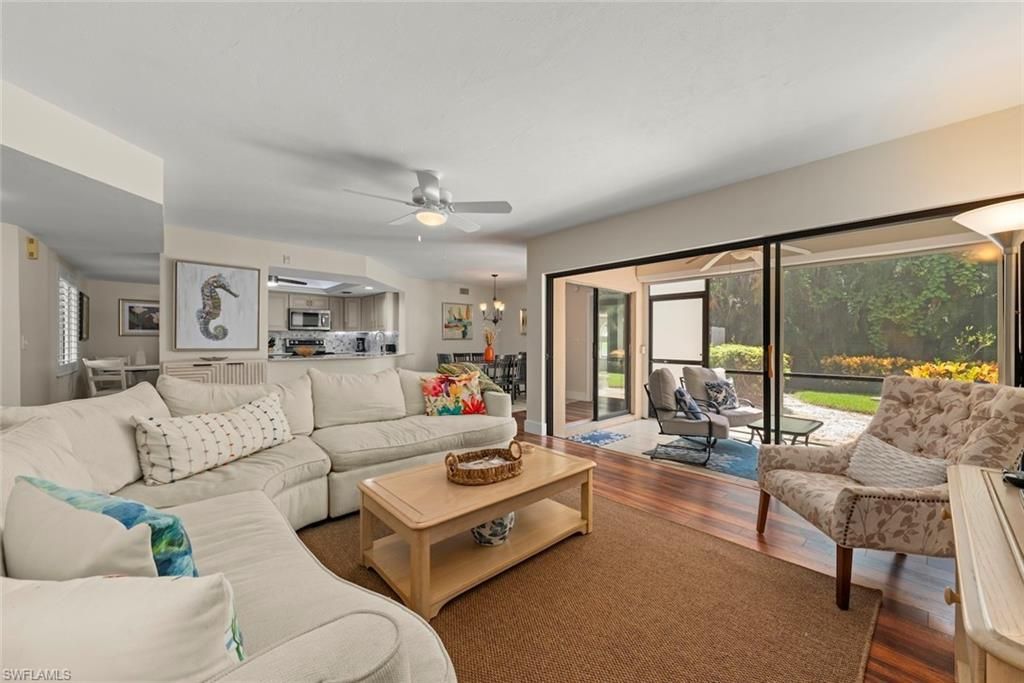 592 Beachwalk Cir, Unit 105, Naples, FL 34108 Photo