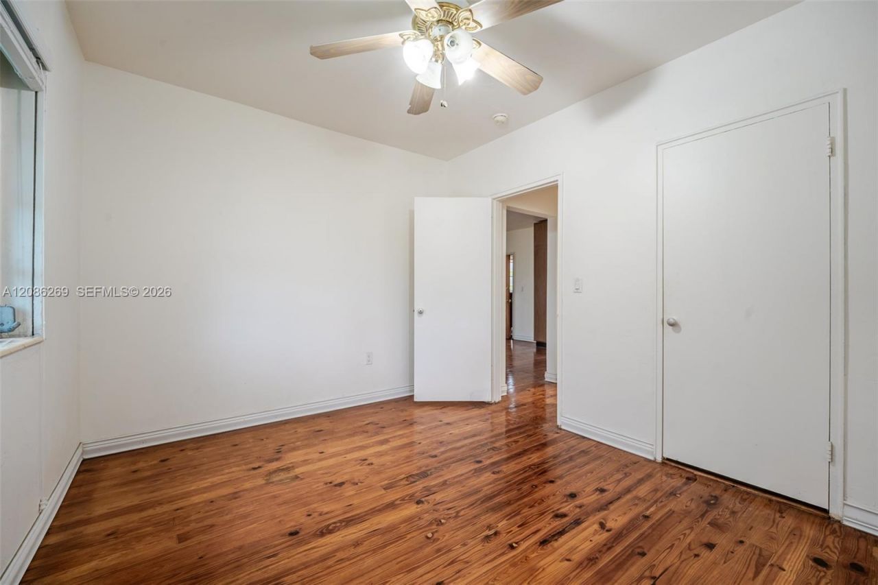 4740 Pine Tree Dr, Unit 20, Miami Beach, FL 33140 Photo
