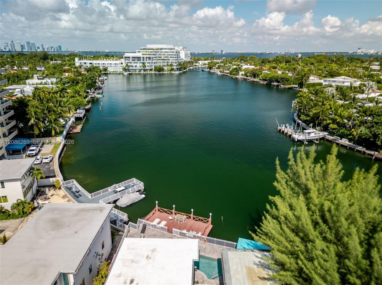 4740 Pine Tree Dr, Unit 20, Miami Beach, FL 33140 Photo