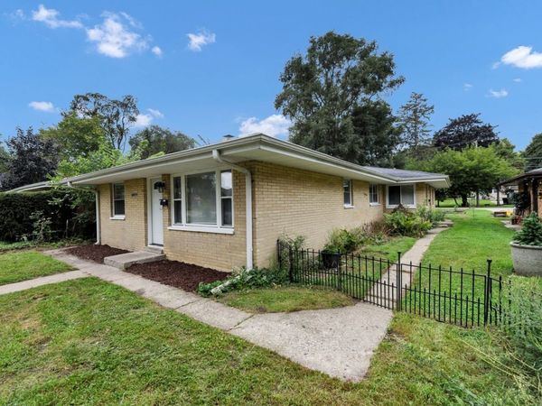 3240 Elisha Avenue , Zion, IL 60099
