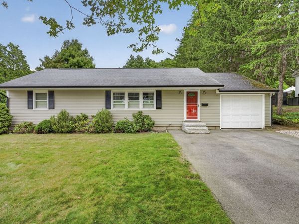43 Madison St, Amesbury, MA 01913