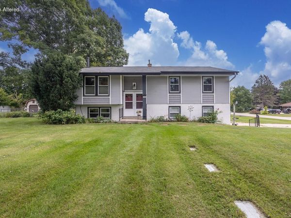 3008 Sunrise DRIVE, Hubertus, WI 53033