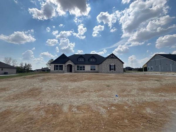 912 Creekview Whites Road, Van Alstyne, TX 75495