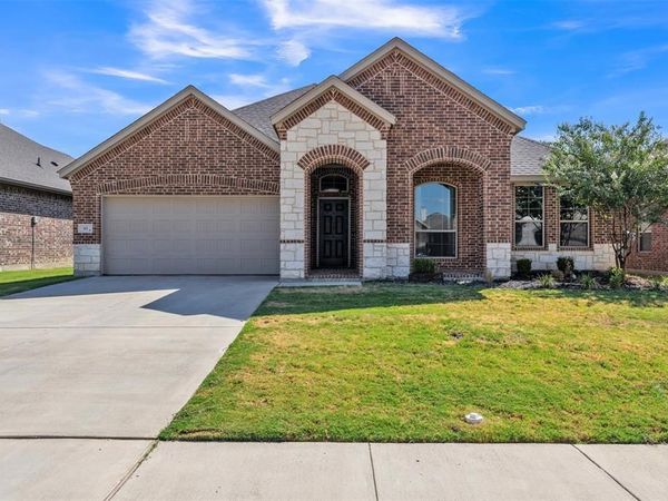 112 Constitution Drive, Joshua, TX 76058