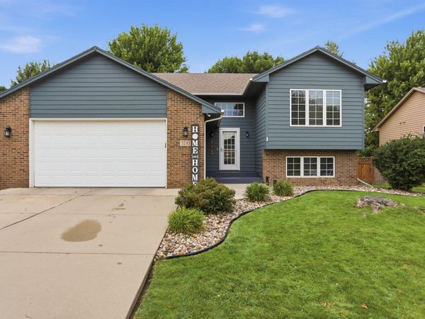 3243 S Pillsberry Ave, Sioux Falls, SD 57103