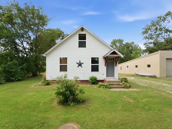 708 S Rose Avenue , Kouts, IN 46347