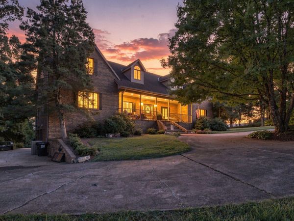 8624 Brow Lake Road, Soddy Daisy, TN 37379