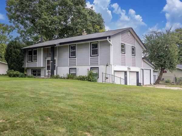 3008 Sunrise Dr, Richfield, WI 53033