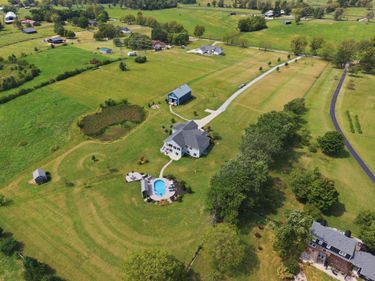 490 James Lane, Versailles, KY 40383