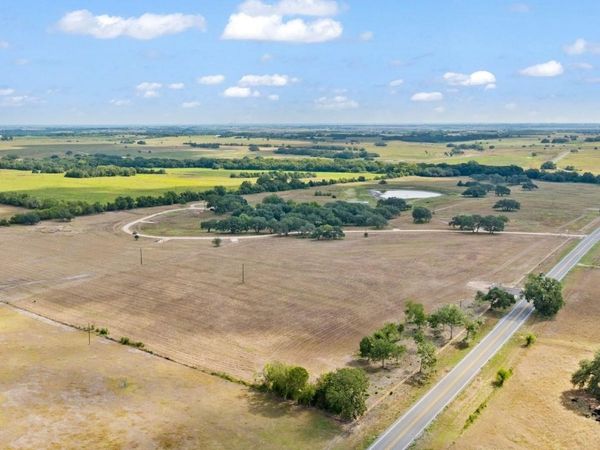 3275 FM 956, Schulenburg, TX 78956