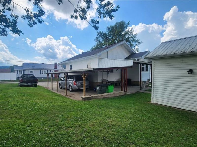 319 Franklin Street, Uhrichsville, OH 44683 Photo 5