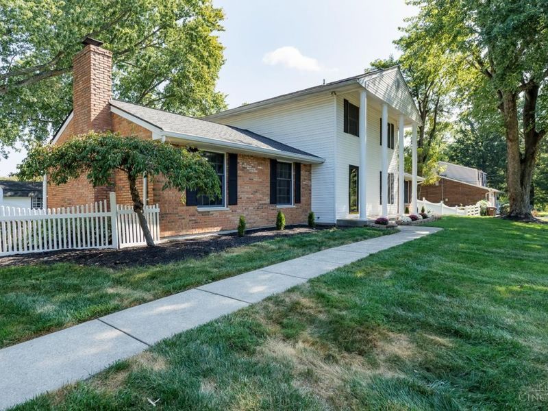 558 Lang Road, Union Township, OH 45244 Photo 2