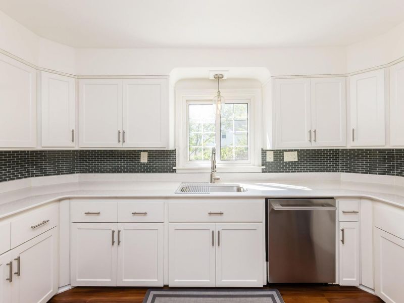 92 N Harding Road, Columbus, OH 43209 Photo 16
