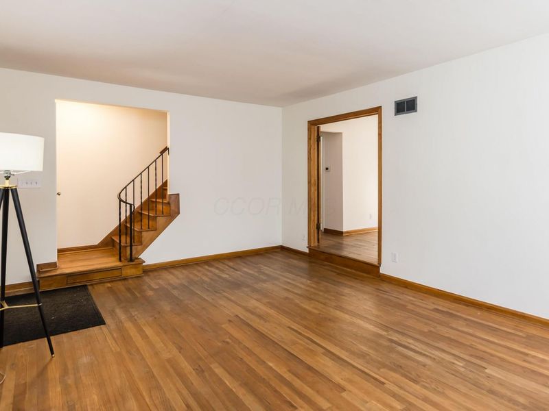 92 N Harding Road, Columbus, OH 43209 Photo 8