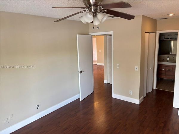 10521 Mahogany Key Cir , Unit 204, Miami, FL 33196