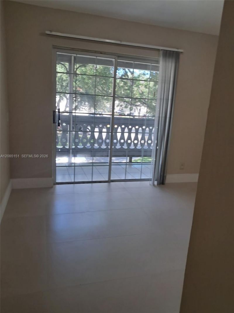 10521 Mahogany Key Cir, Unit 204, Miami, FL 33196 Photo