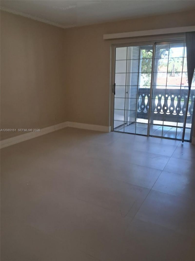 10521 Mahogany Key Cir, Unit 204, Miami, FL 33196 Photo