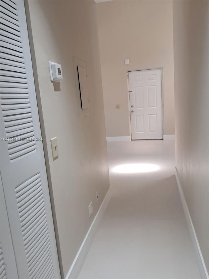 10521 Mahogany Key Cir, Unit 204, Miami, FL 33196 Photo