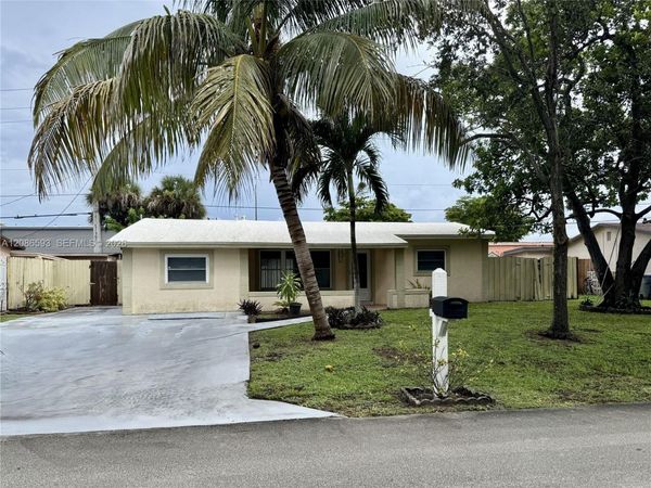 1611 NE 35th St, Pompano Beach, FL 33064