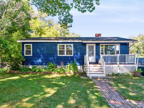 21 Fern Ave, Amesbury, MA 01913