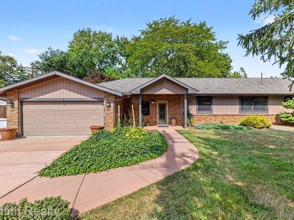 55664 Pontiac Trail Court , Lyon Township, Mi 48165