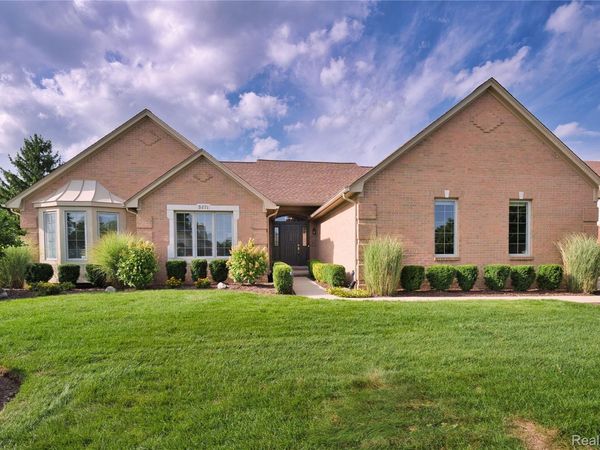5271 Vineyards Boulevard , Sterling Heights, Mi 48314