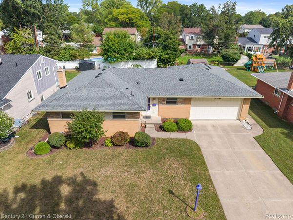 30222 Buckingham Street, Livonia, Mi 48154