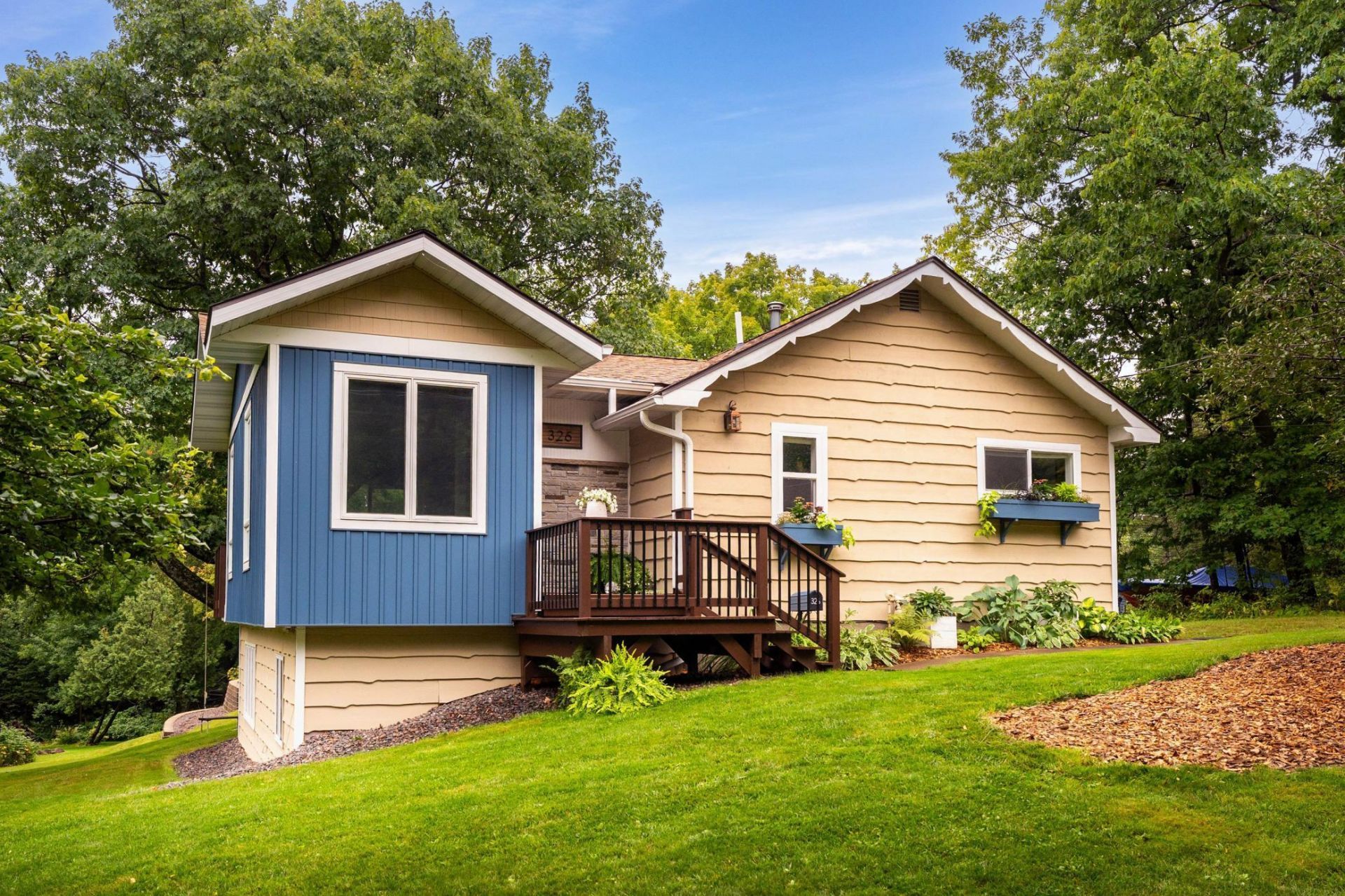 326 Bellis Street, Duluth, MN 55803 Main Photo