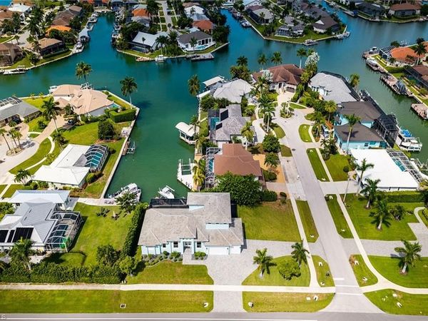 384 S Heathwood DR , MARCO ISLAND, FL 34145