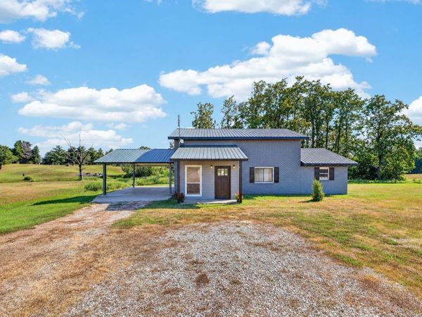 1002 W Morton Street, Oakland City, IN 47660