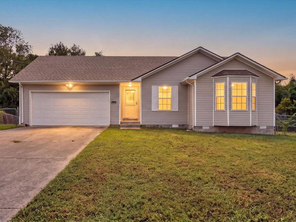 727 Shetland Dr , Oak Grove, KY 42262