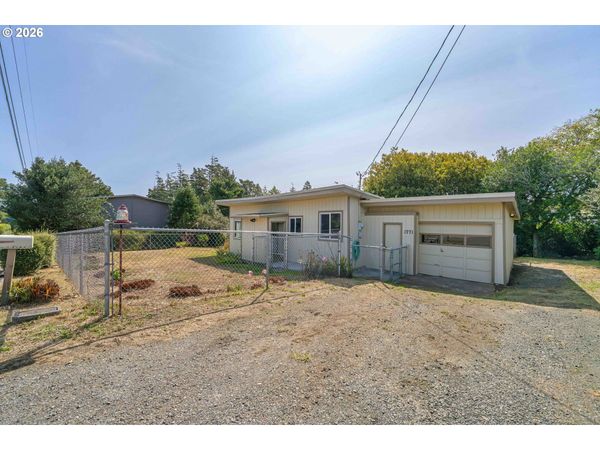 1771 MILLIGAN AVE, Coos Bay, OR 97420