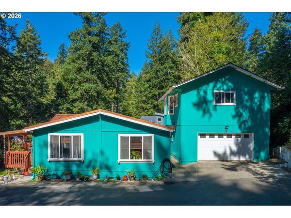 2220 N LAKE RD, Lakeside, OR 97449