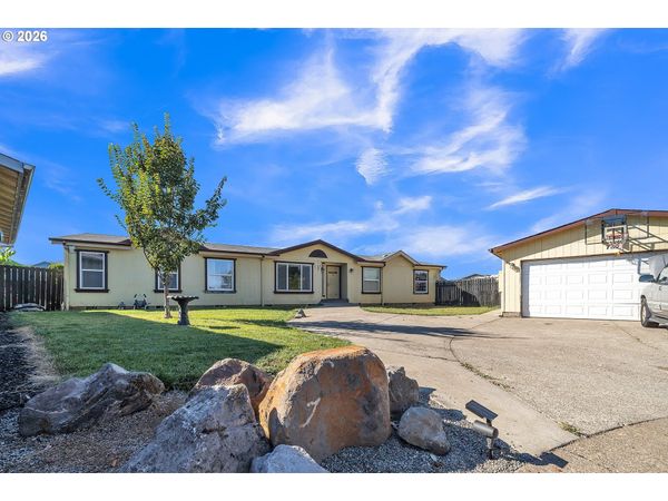 733 FESCUE AVE, Unit 29, Woodburn, OR 97071
