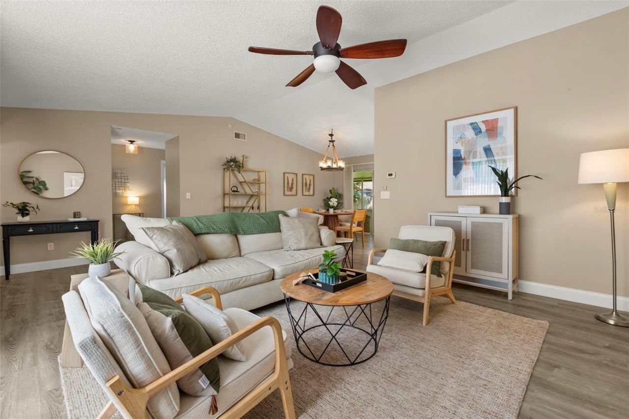 121 Oak Ridge Avenue, Edgewater, FL 32132 Photo