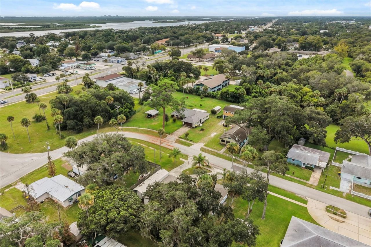 121 Oak Ridge Avenue, Edgewater, FL 32132 Photo