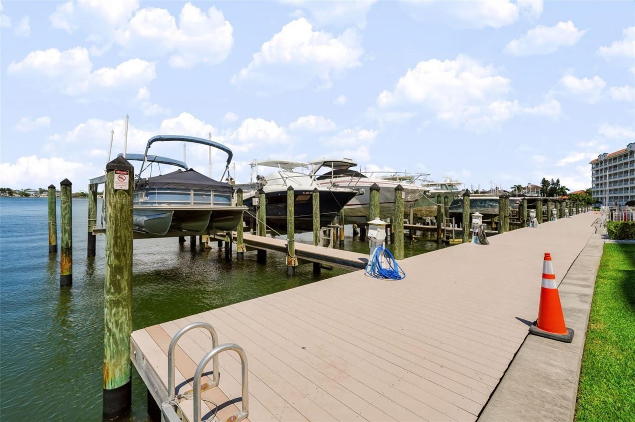102 Wimbledon Court, Redington Shores, FL 33708 Photo